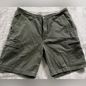 Columbia Olive Cargo Shorts for Men (34)